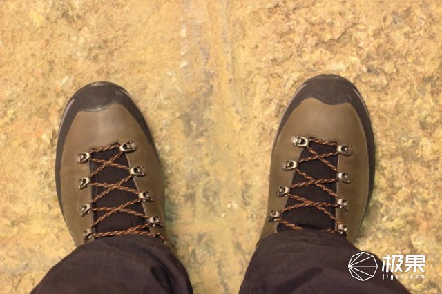 强劲防护斯卡帕登山徒步鞋，穿它过河攀雪山都没事18