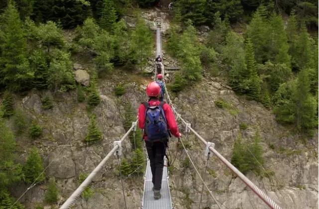 登绝岭览胜景，不可错过的Via Ferrata铁索攀登-12