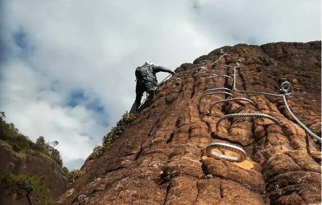 登绝岭览胜景，不可错过的Via Ferrata铁索攀登-16