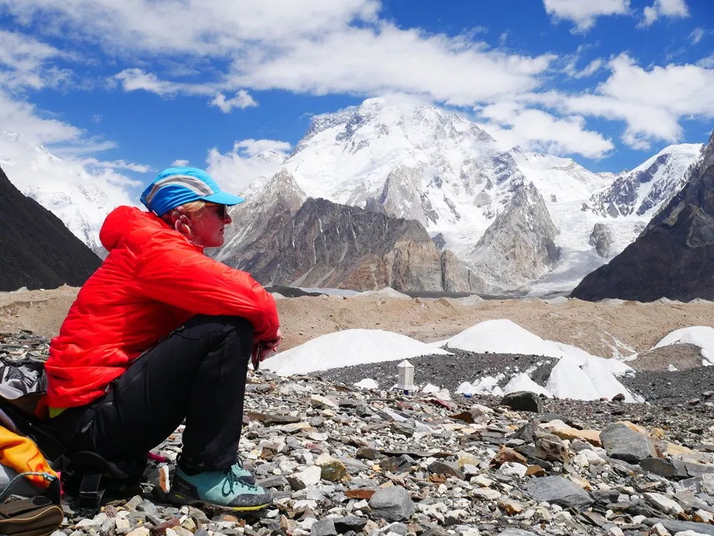 珠峰上的阴影 听英国登山家、向导Di Gilbert亲历自述如何“直面死亡”-2