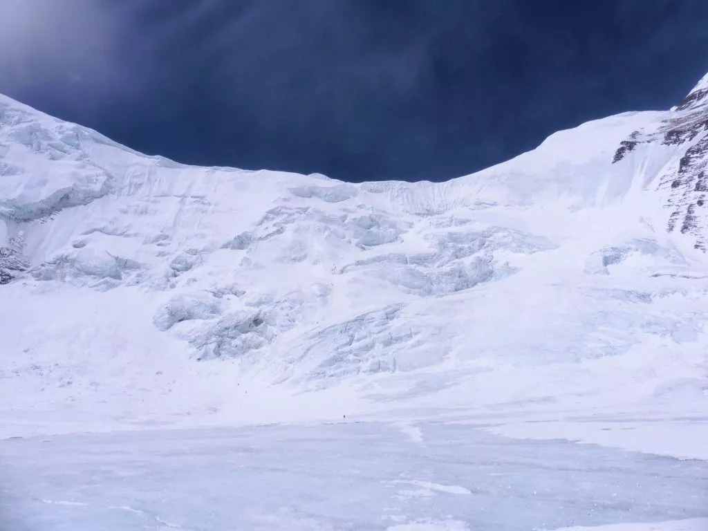 珠峰上的阴影 听英国登山家、向导Di Gilbert亲历自述如何“直面死亡”-5