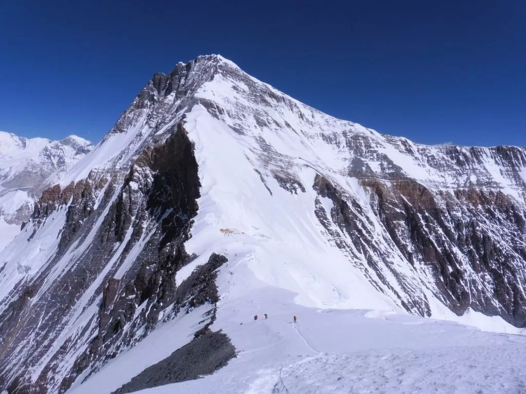珠峰上的阴影 听英国登山家、向导Di Gilbert亲历自述如何“直面死亡”-6